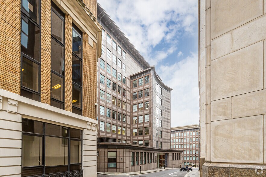 More Photos Of 3 Dorset Rise, London Office For Lease