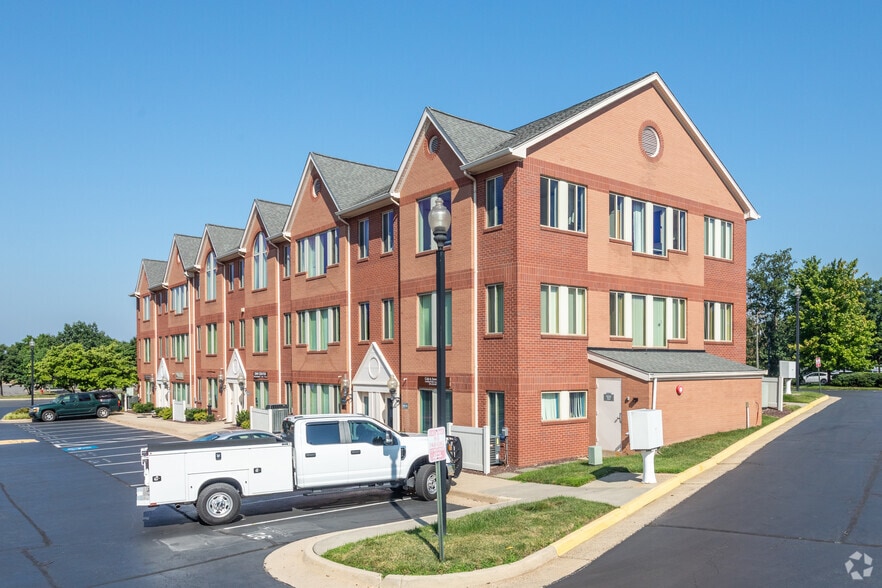 More Photos Of 22636 Glenn Dr, Sterling Medical For Lease