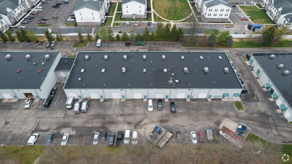 More Photos Of 2402-2426 Advanced Business Center Dr, Columbus Warehouse For Lease