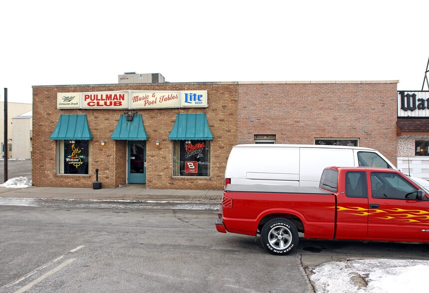 More Photos Of 124 1st Ave W, Shakopee Bar For Sale