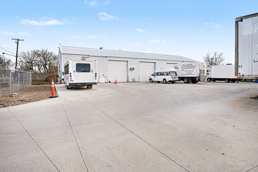 Primary Photo Of 420 15th St, Greeley Service For Sale
