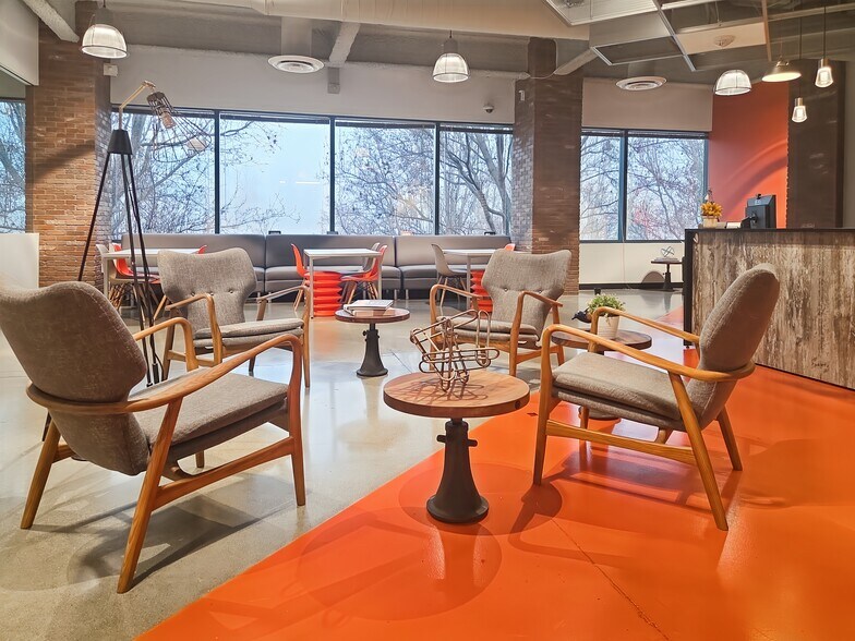 More Photos Of 6701 Koll Center Pky, Pleasanton Coworking Space