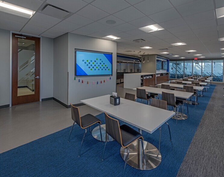 More Photos Of 1700 West Loop S, Houston Office For Sale