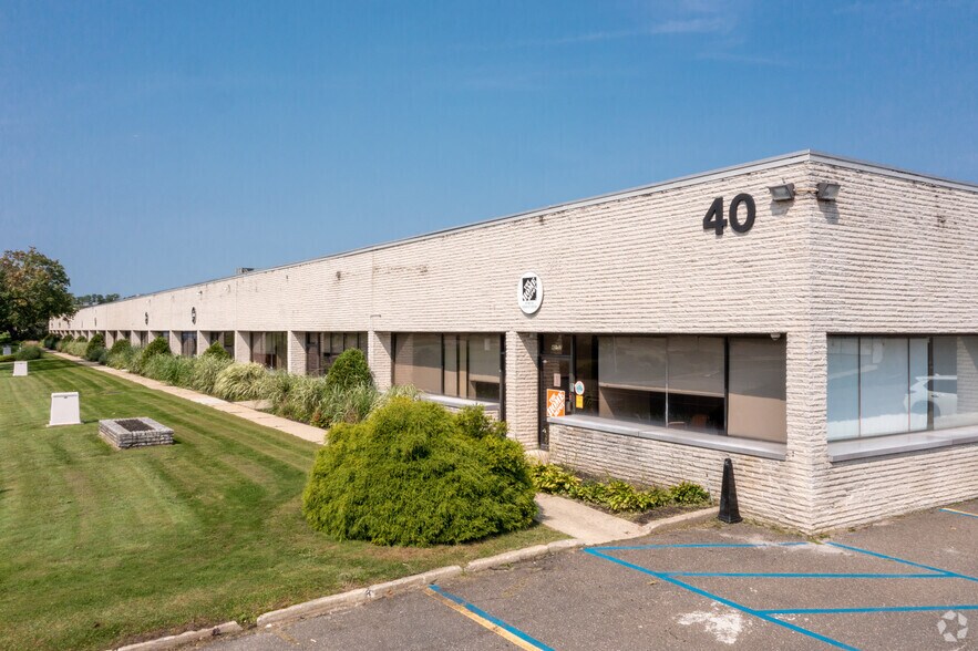 Primary Photo Of 40 Oser Ave, Hauppauge Warehouse For Lease