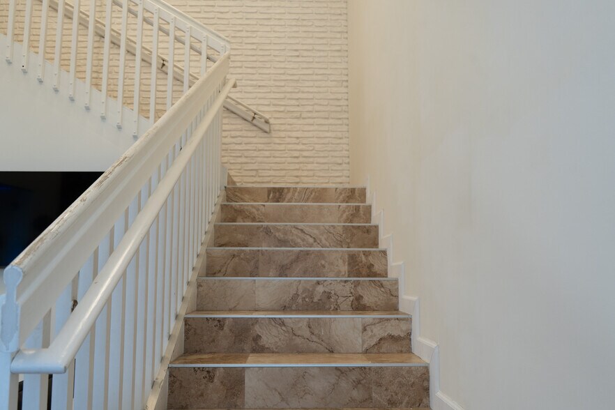 More Photos Of 14066 NW 82nd Ave, Miami Lakes Light Distribution For Sale