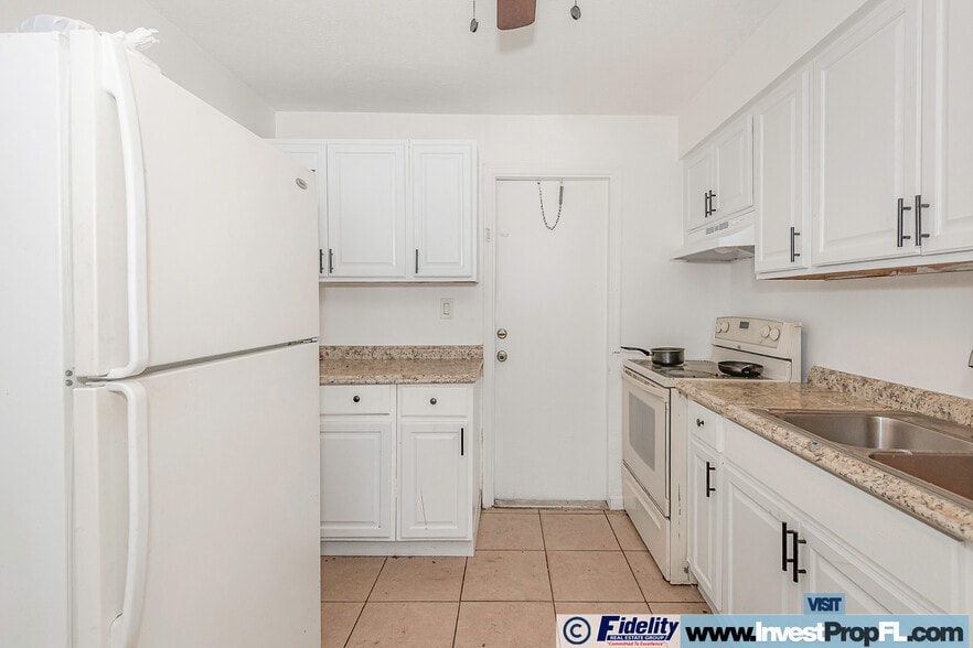 More Photos Of 404 NE 4th St, Pompano Beach Multifamily For Sale