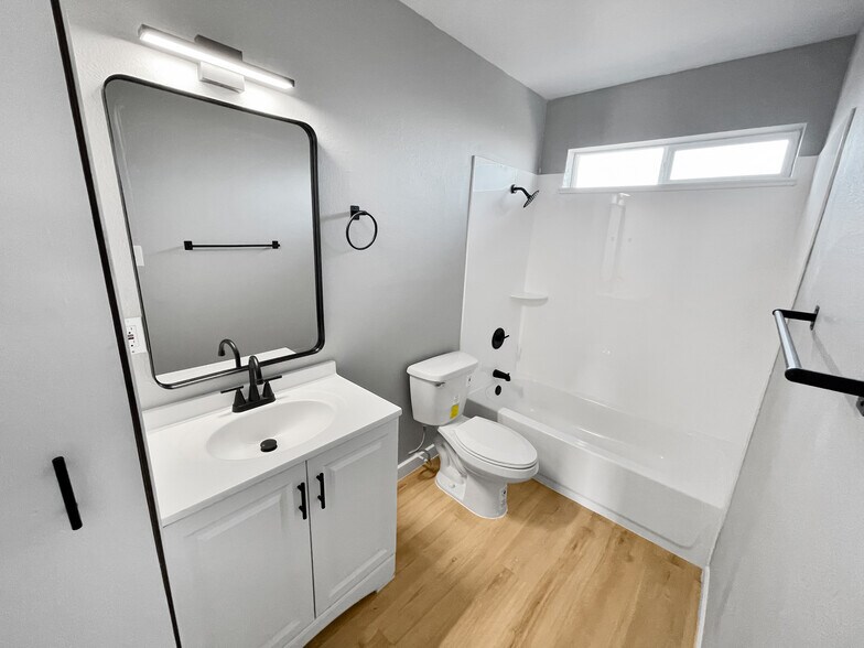 More Photos Of 1925 W Village Dr, Phoenix Multifamily For Sale