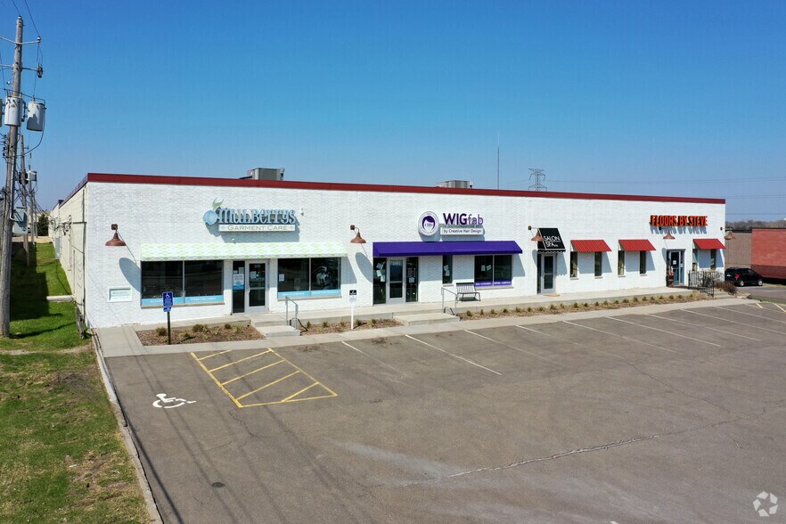 Primary Photo Of 2579-2605 N Fairview Ave N, Roseville Warehouse For Lease