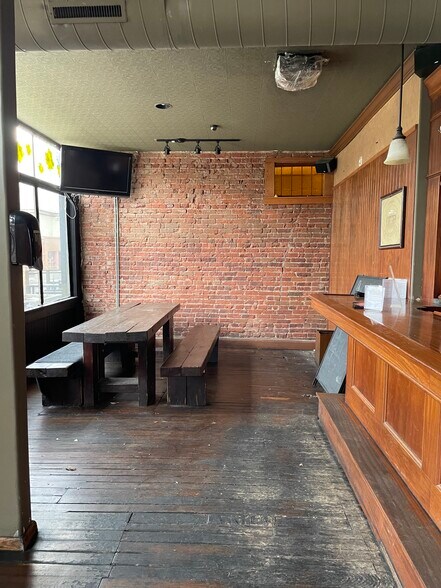 More Photos Of 5280 W 25th Ave, Edgewater Bar For Lease