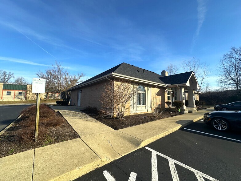 More Photos Of 35 Commercial Way, Springboro Office For Lease