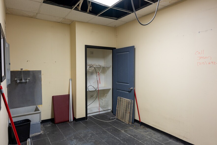 More Photos Of 1008-1010 Arch St, Philadelphia Apartments For Lease