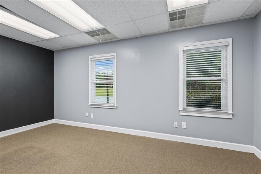 More Photos Of 883 Commerce Dr SW, Conyers Office For Sale
