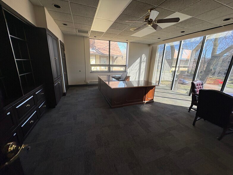 More Photos Of 3550 N Washington Blvd, Indianapolis Medical For Lease