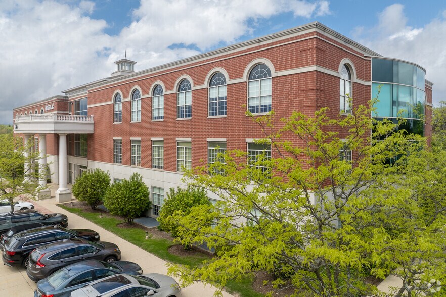 More Photos Of 265 Exchange Dr, Crystal Lake Office For Sale