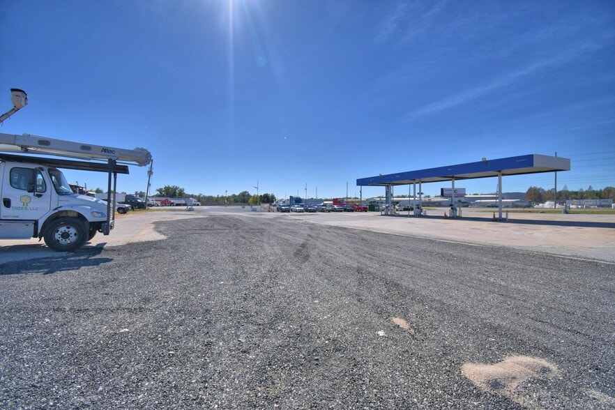 More Photos Of 16311 Highway 27, Lake Wales Service Station For Sale