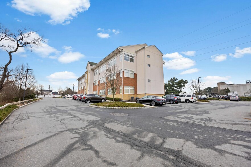 More Photos Of 1374 Whitehorse Hamilton Square Rd, Hamilton Office For Sale