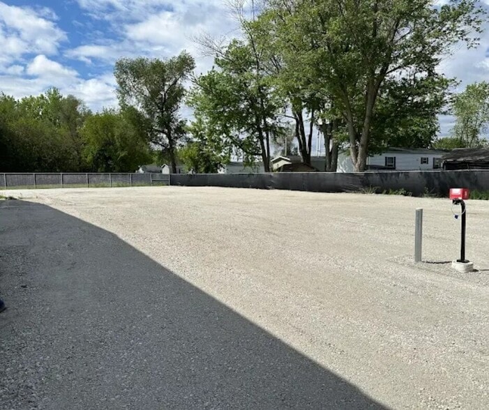 Primary Photo Of 825 W Walnut St, Oglesby Land For Lease