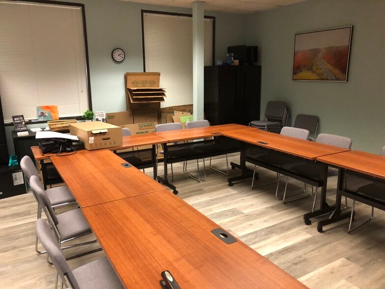 More Photos Of 3131 E 29th St, Bryan Loft Creative Space For Lease