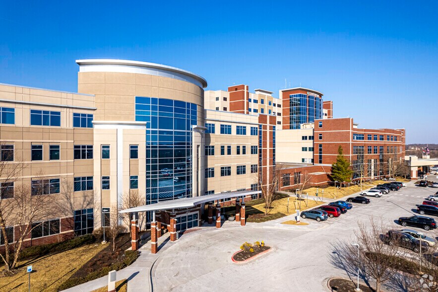 More Photos Of 19550 E 39th St, Independence Medical For Lease