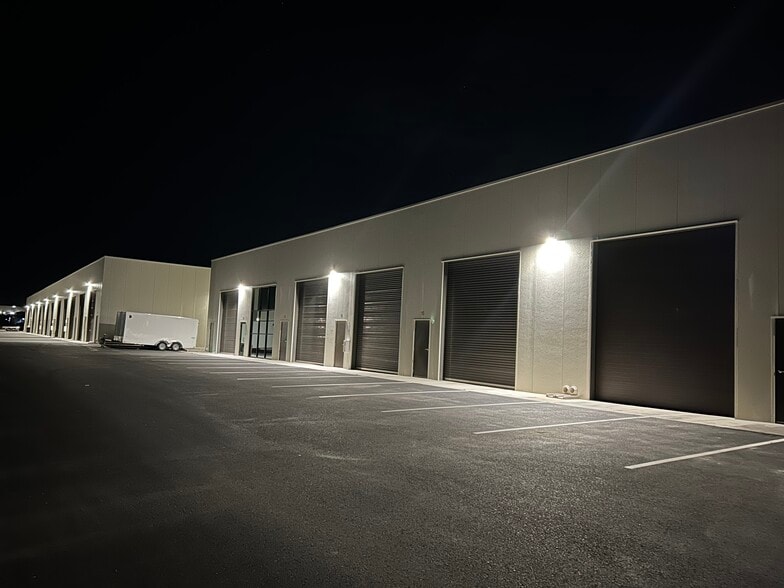More Photos Of 2700 N Lake Valley Rd, Prescott Valley Light Manufacturing For Lease