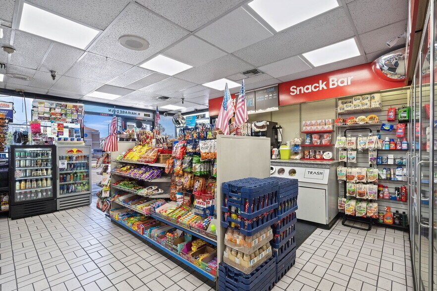 More Photos Of 5560 Van Nuys Blvd, Sherman Oaks Service Station For Sale