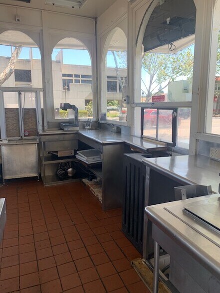 More Photos Of 501 E 14th St, San Leandro Fast Food For Sale