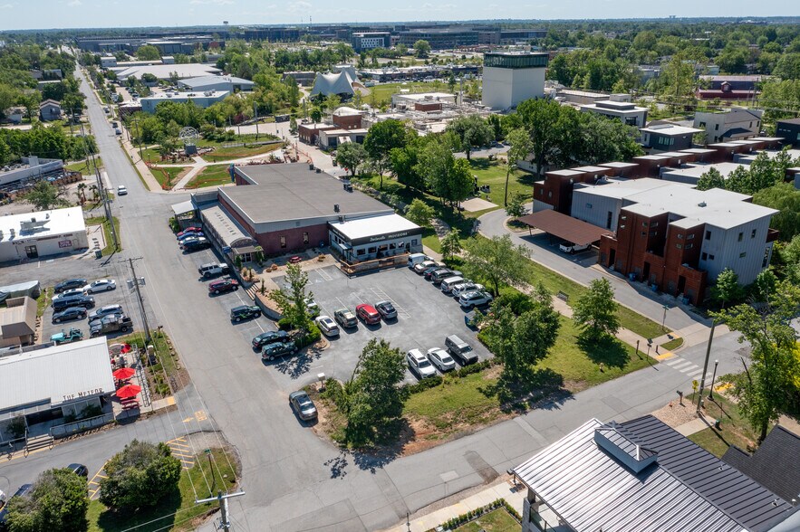 More Photos Of 406 SE 5th St, Bentonville Office For Lease
