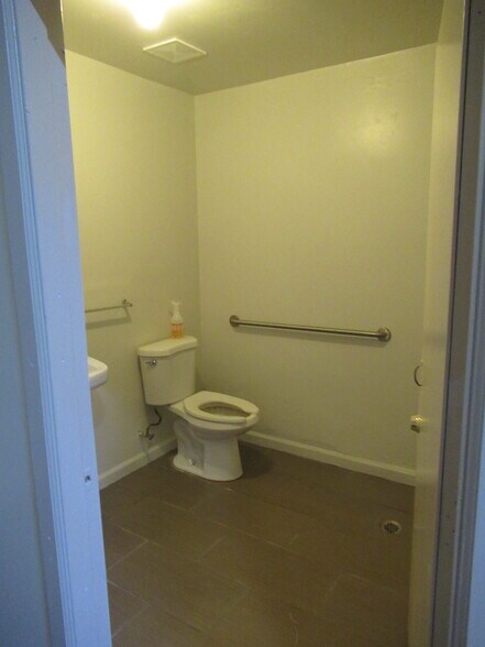 More Photos Of 1644 E Compton Blvd, Compton Freestanding For Sale