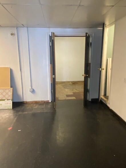 More Photos Of 1727 Ashley River Rd, Charleston Unknown For Lease