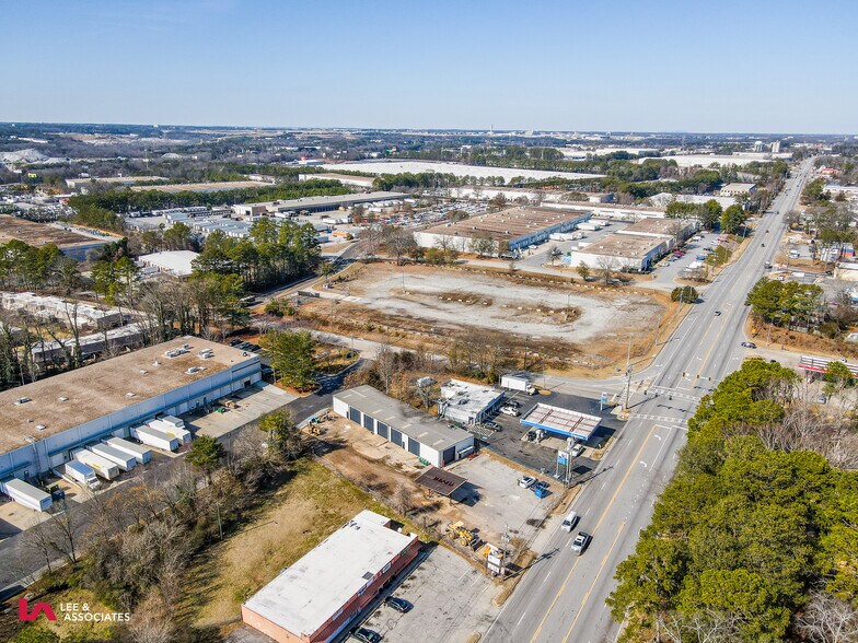 More Photos Of 5755 Old Dixie Hwy, Forest Park Manufacturing For Lease