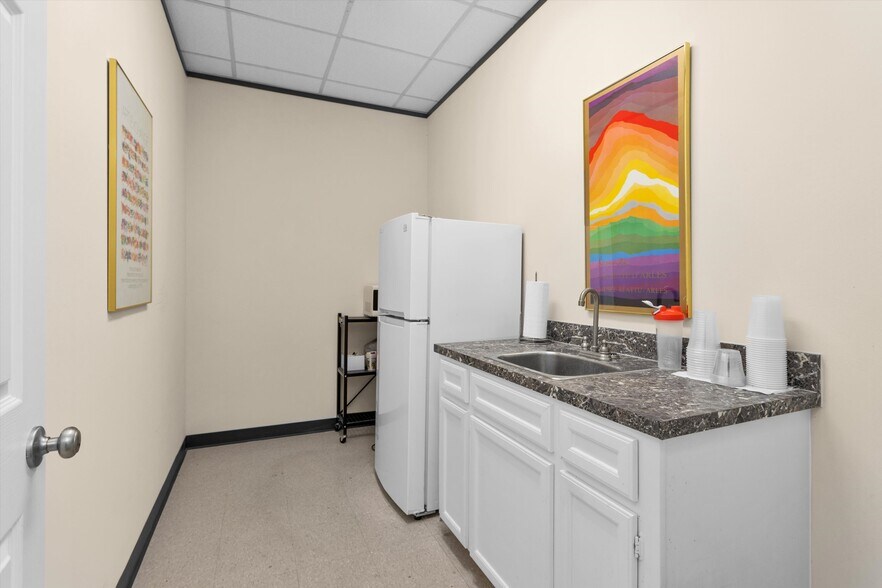 More Photos Of 22516 Aldine Westfield Rd, Spring Medical For Sale