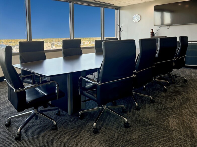 Primary Photo Of THE EIGHTS-8888 Keystone Crossing, Indianapolis Coworking Space