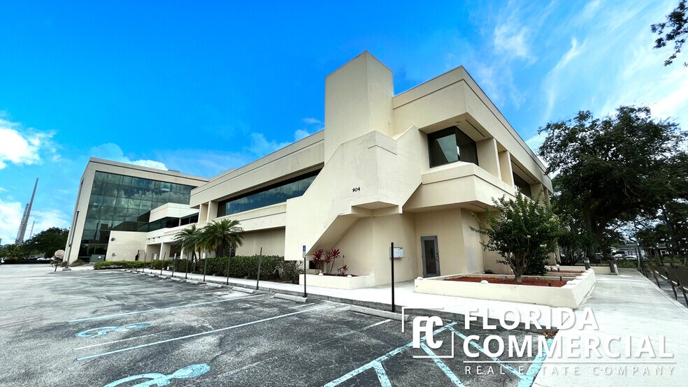 More Photos Of 900-904 E Prima Vista Blvd, Port Saint Lucie Office For Lease