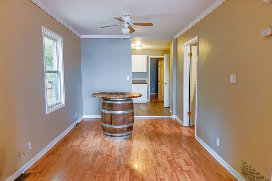 More Photos Of 117 Nippersink Rd, Fox Lake Apartments For Sale