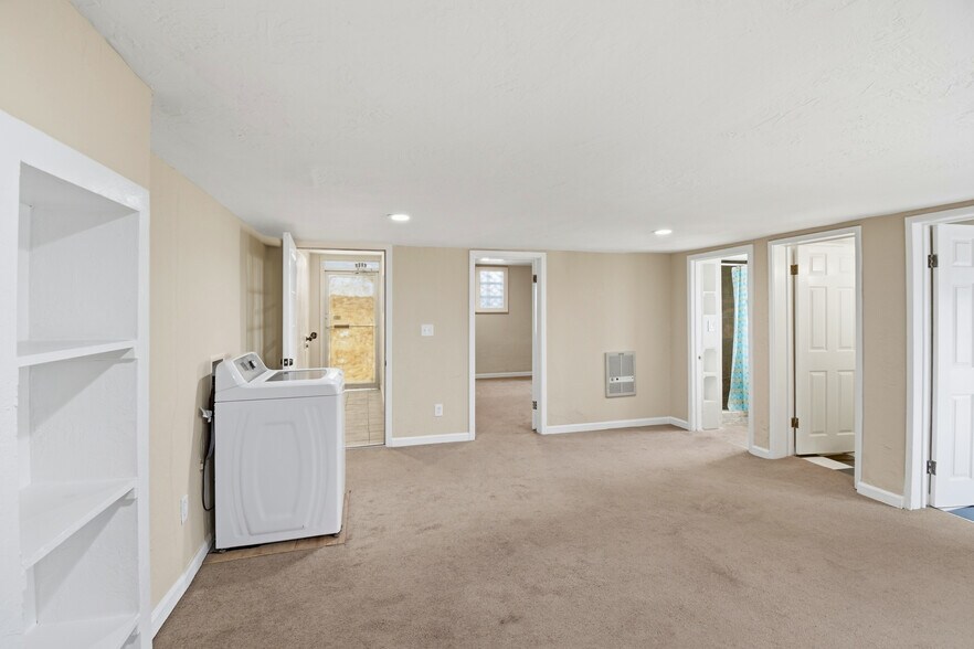 More Photos Of 2809-2815 Macdonald Ave, Richmond Office For Sale