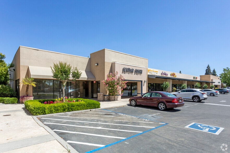 More Photos Of Cedar @ NEC Cedar & Nees, Fresno Unknown For Lease