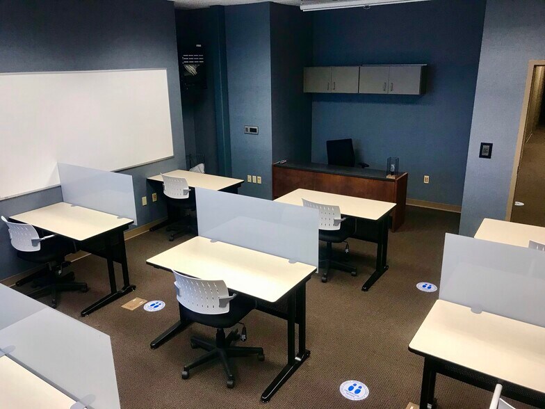 More Photos Of 3340-3350 NE Ralph Powell Rd, Lee's Summit Office For Sale