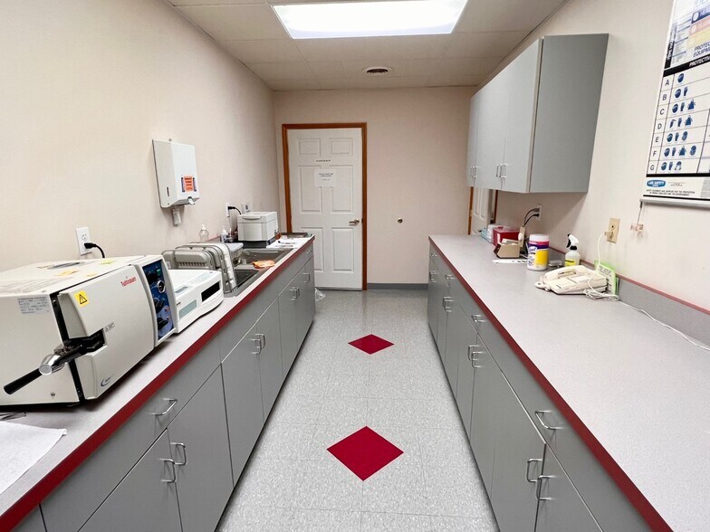 More Photos Of 1980 Pa-54 Hwy, Montgomery Office For Sale