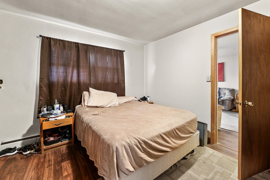 More Photos Of 4991 Arthur Rd, Slinger Hotel For Sale