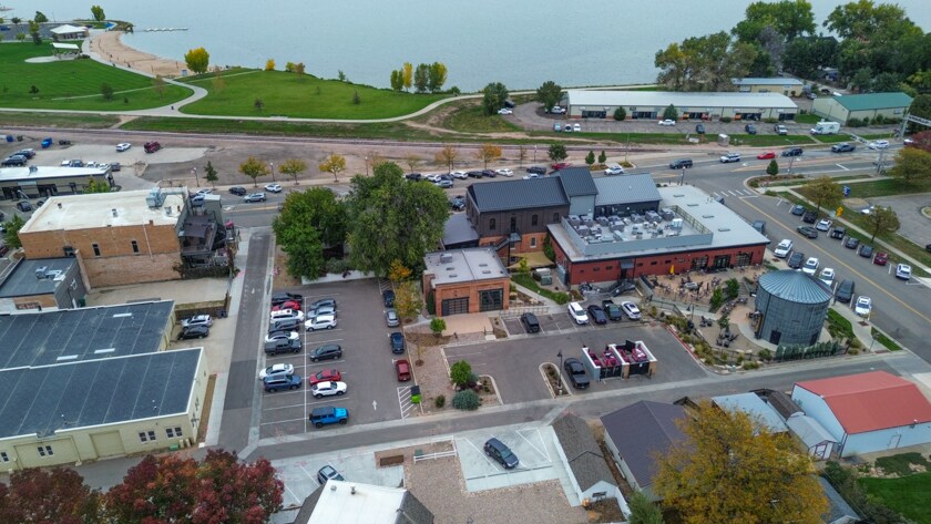 More Photos Of 301 Main St, Windsor Restaurant For Lease