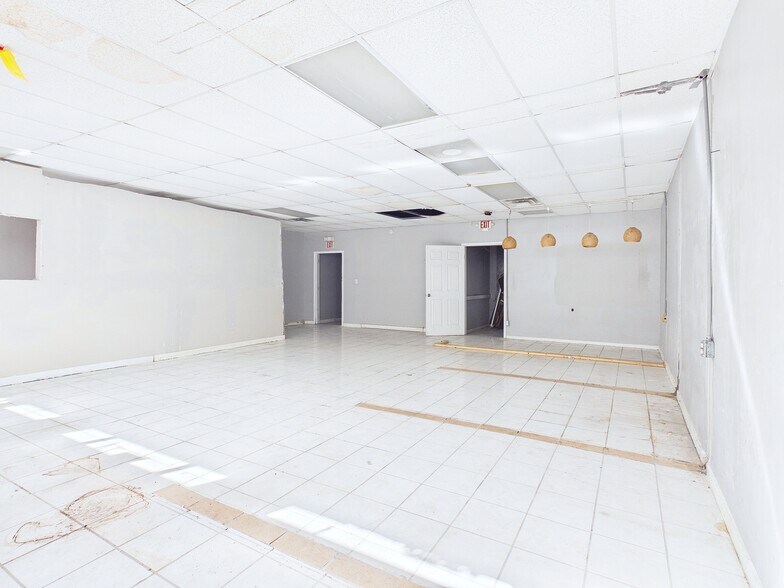 More Photos Of 705 S Byron Butler Pkwy, Perry Storefront For Sale