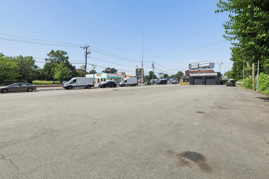 More Photos Of 120-140 US Highway 46, Little Ferry Auto Dealership For Lease