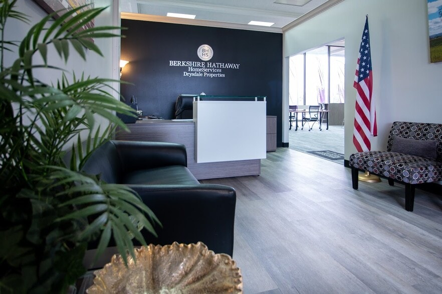 More Photos Of 2711 McHenry Ave, Modesto Bank For Lease