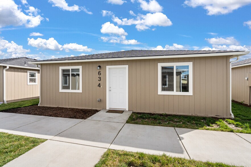 More Photos Of 634 Colinwood ct, Medford Apartments For Sale