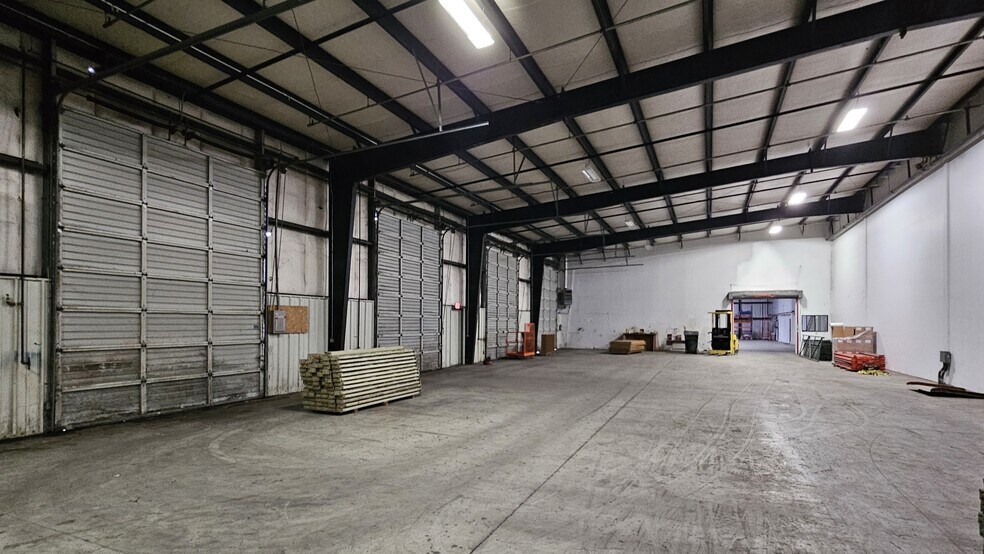 More Photos Of 625 W Scott Ave, Woodland Warehouse For Lease