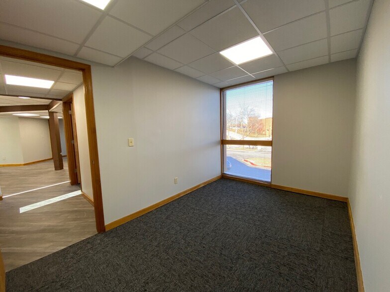 More Photos Of 14401 E 42nd St, Independence Unknown For Lease