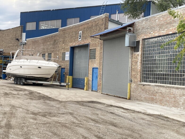 More Photos Of 2310 W 58th St, Chicago Manufacturing For Lease