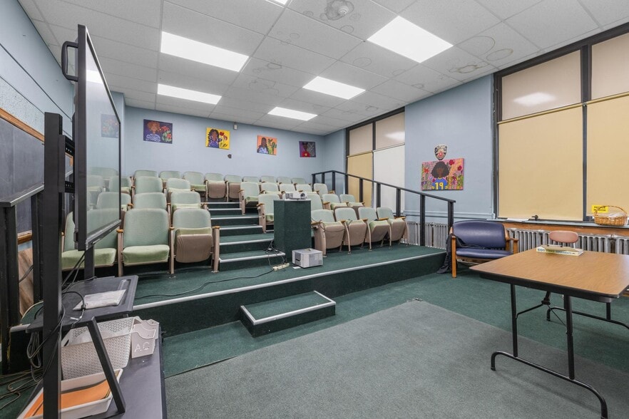 More Photos Of 21 Davidson Ave, Buffalo Schools For Sale