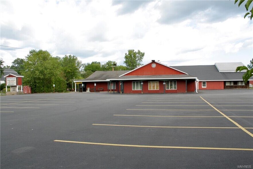 More Photos Of 3333 Lockport Olcott Rd, Newfane Restaurant For Sale