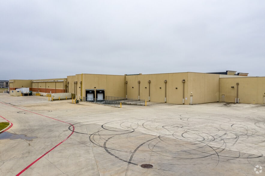 More Photos Of IH-35 @ Loop 306, New Braunfels Unknown For Lease